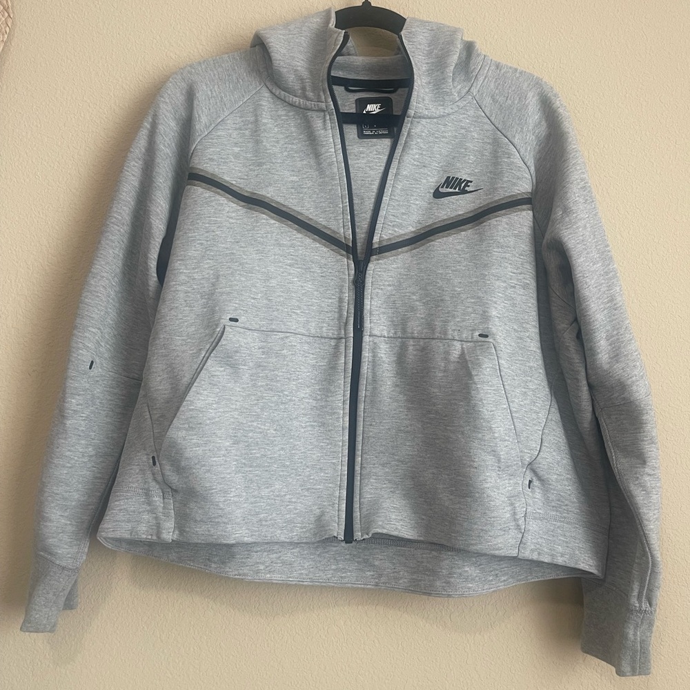 Gray Nike zip up hoodie size Large